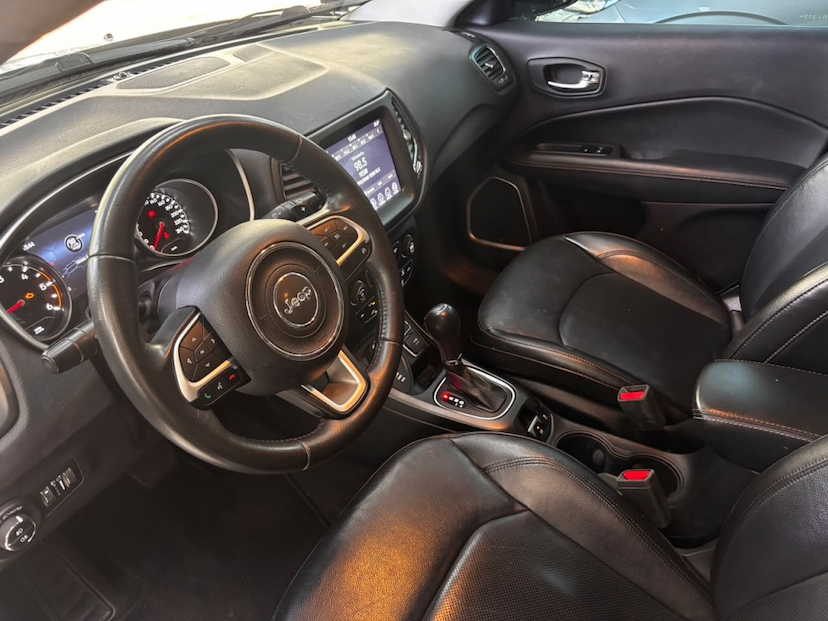 Foto do veículo JEEP COMPASS 2.0 16V DIESEL LONGITUDE 4X4 AUTOMÁTICO 2021 59.770 KM 116.777,00