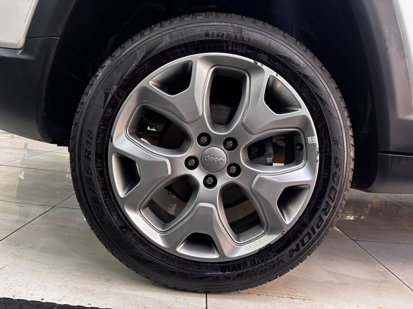 Foto do veículo JEEP COMPASS 2.0 16V DIESEL LONGITUDE 4X4 AUTOMÁTICO 2021 59.770 KM 116.777,00