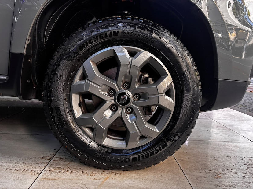 Foto do veículo RENAULT OROCH 1.6 16V SCE FLEX INTENSE MANUAL 2025 37.897 KM 108.777,00
