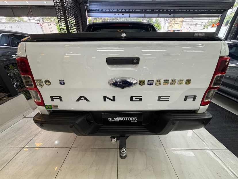 Foto do veículo FORD RANGER 2.2 XLS 4X4 CD 16V DIESEL 4P MANUAL 2018 80.416 KM 98.777,00