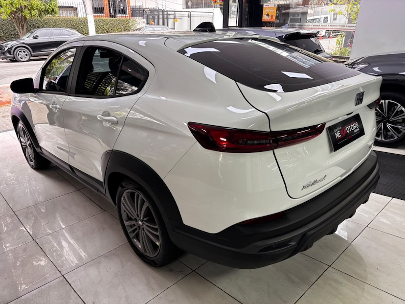 Foto do veículo FIAT FASTBACK 1.0 TURBO 200 FLEX CVT 2025 14.293 KM 108.777,00