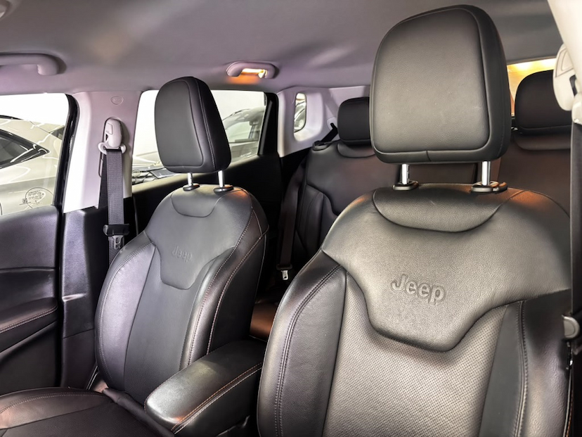 Foto do veículo JEEP COMPASS 2.0 16V DIESEL LIMITED 4X4 AUTOMÁTICO 2021 63.751 KM 114.777,00