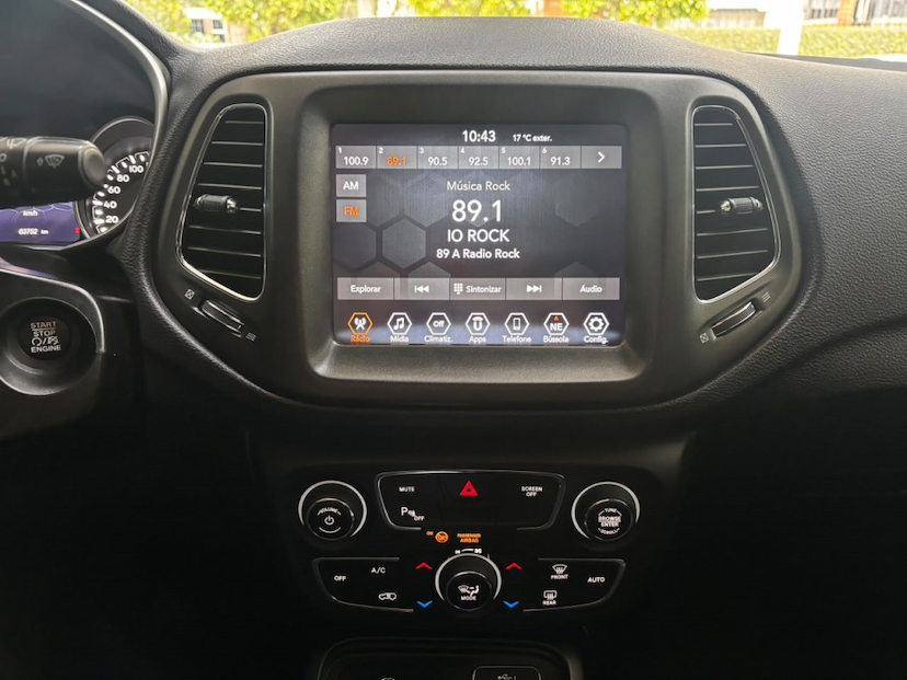 Foto do veículo JEEP COMPASS 2.0 16V DIESEL LIMITED 4X4 AUTOMÁTICO 2021 63.751 KM 114.777,00