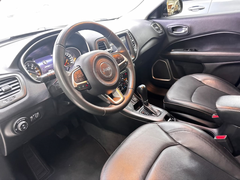 Foto do veículo JEEP COMPASS 2.0 16V DIESEL LIMITED 4X4 AUTOMÁTICO 2021 63.751 KM 114.777,00