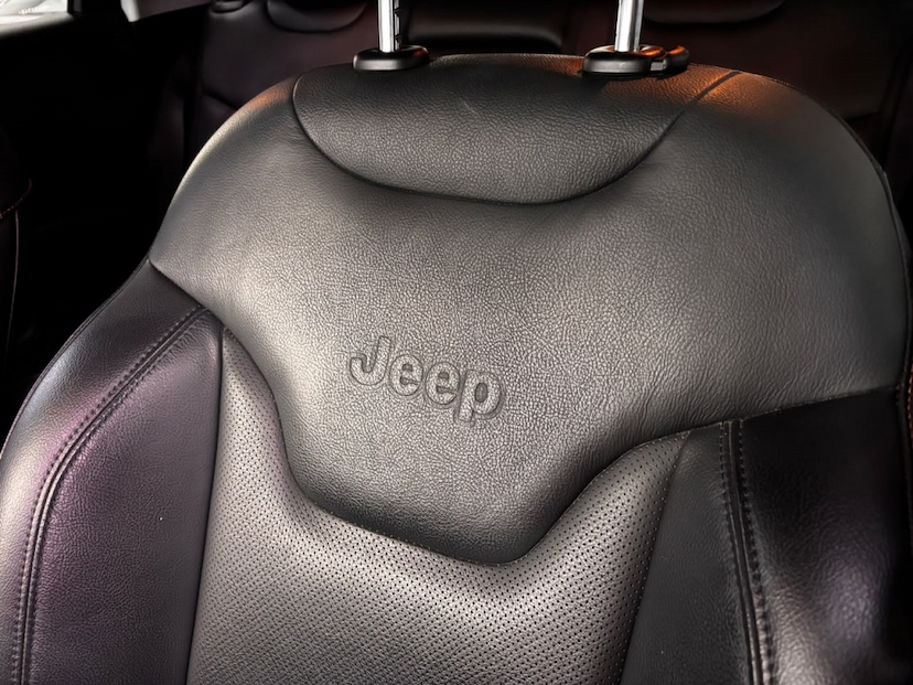 Foto do veículo JEEP COMPASS 2.0 16V DIESEL LIMITED 4X4 AUTOMÁTICO 2021 63.751 KM 114.777,00