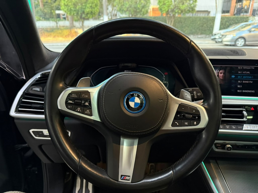 Foto do veículo BMW X5 3.0 I6 TURBO HÍBRIDO XDRIVE45E M SPORT AUTOMÁTICO 2022 39.847 KM 354.777,00