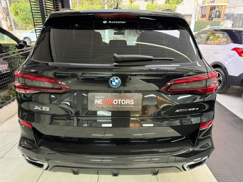 Foto do veículo BMW X5 3.0 I6 TURBO HÍBRIDO XDRIVE45E M SPORT AUTOMÁTICO 2022 39.847 KM 354.777,00