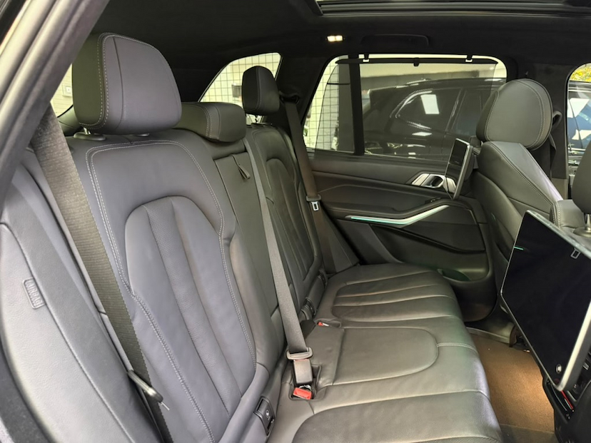 Foto do veículo BMW X5 3.0 I6 TURBO HÍBRIDO XDRIVE45E M SPORT AUTOMÁTICO 2022 39.847 KM 354.777,00