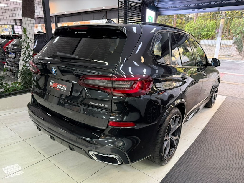 Foto do veículo BMW X5 3.0 I6 TURBO HÍBRIDO XDRIVE45E M SPORT AUTOMÁTICO 2022 39.847 KM 354.777,00