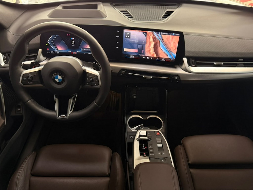 Foto do veículo BMW X2 2.0 TURBO GASOLINA XDRIVE20I M SPORT STEPTRONIC 2025 9.906 KM 465.777,00