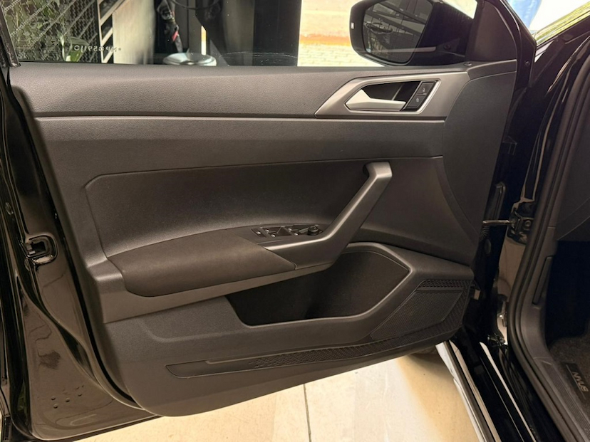 Foto do veículo VOLKSWAGEN NIVUS 1.0 200 TSI TOTAL FLEX COMFORTLINE AUTOMÁTICO 2021 67.240 KM 94.777,00