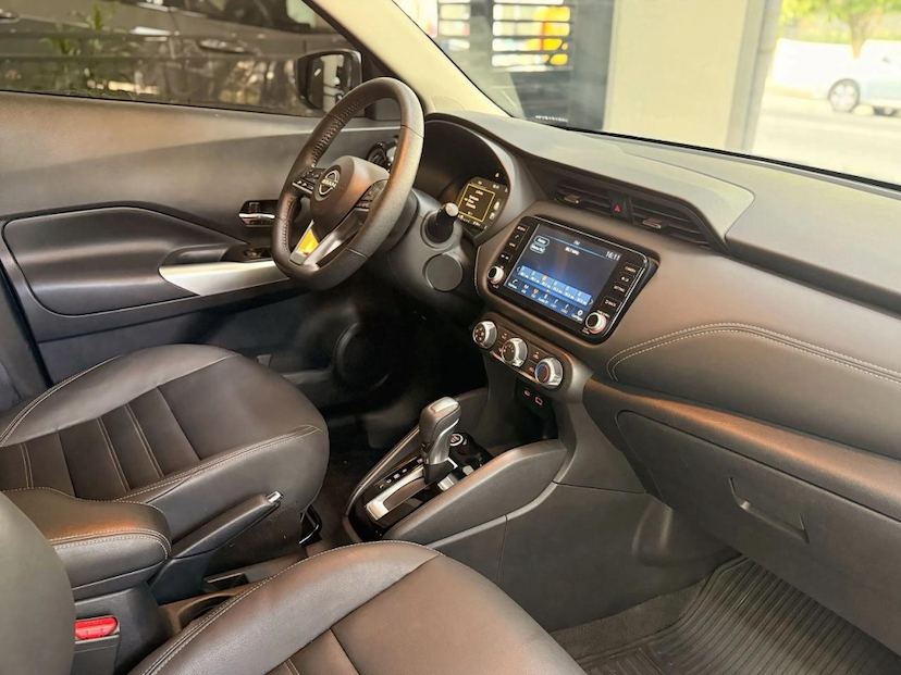 Foto do veículo NISSAN KICKS PLAY 1.6 16V FLEXSTART ADVANCE PLUS XTRONIC 2025 27.500 KM 121.777,00