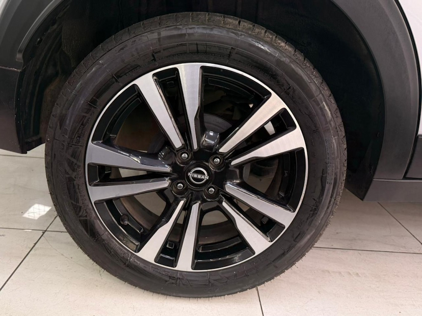 Foto do veículo NISSAN KICKS PLAY 1.6 16V FLEXSTART ADVANCE PLUS XTRONIC 2025 27.500 KM 121.777,00
