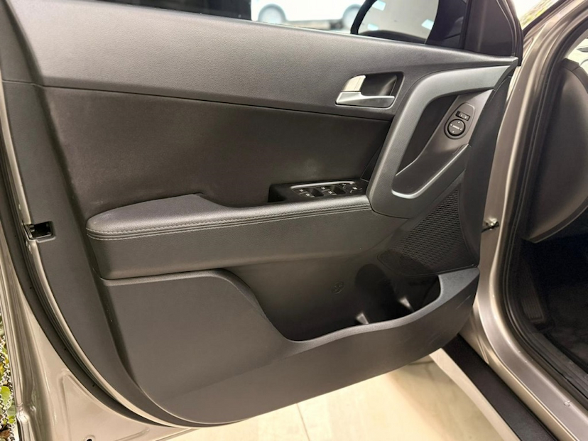 Foto do veículo HYUNDAI CRETA 1.6 16V FLEX SMART PLUS AUTOMÁTICO 2021 51.609 KM 99.777,00