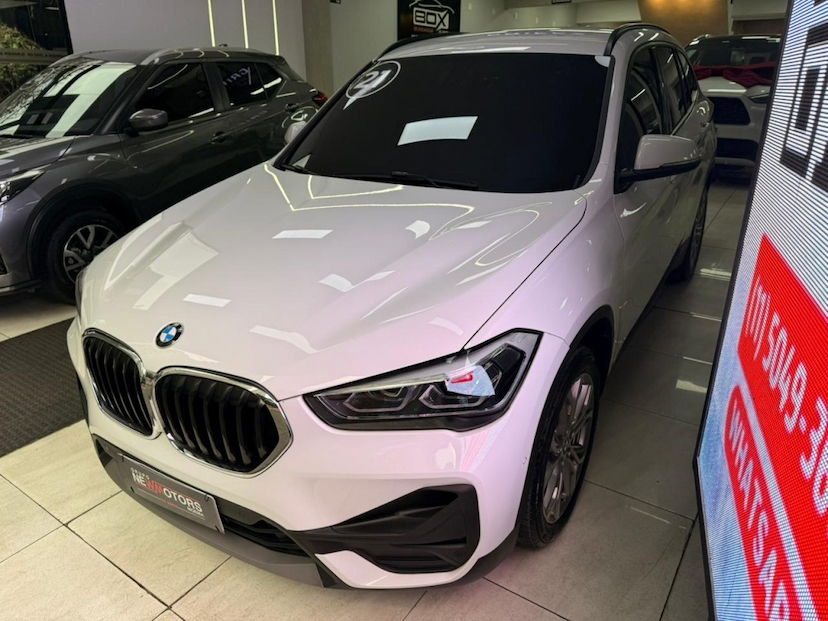 Foto do veículo BMW X1 2.0 16V TURBO ACTIVEFLEX SDRIVE20I 4P AUTOMÁTICO 2021 51.817 KM 153.777,00