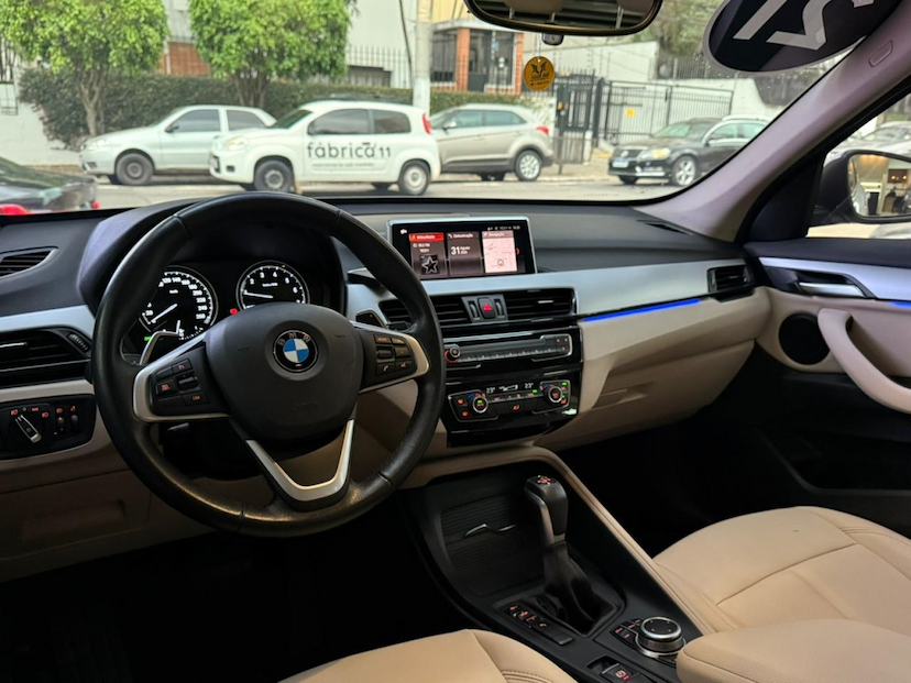 Foto do veículo BMW X1 2.0 16V TURBO ACTIVEFLEX SDRIVE20I 4P AUTOMÁTICO 2021 51.817 KM 153.777,00
