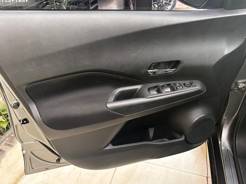 Foto do veículo NISSAN KICKS 1.6 16V FLEXSTART SENSE XTRONIC 2024 32.979 KM 102.777,00