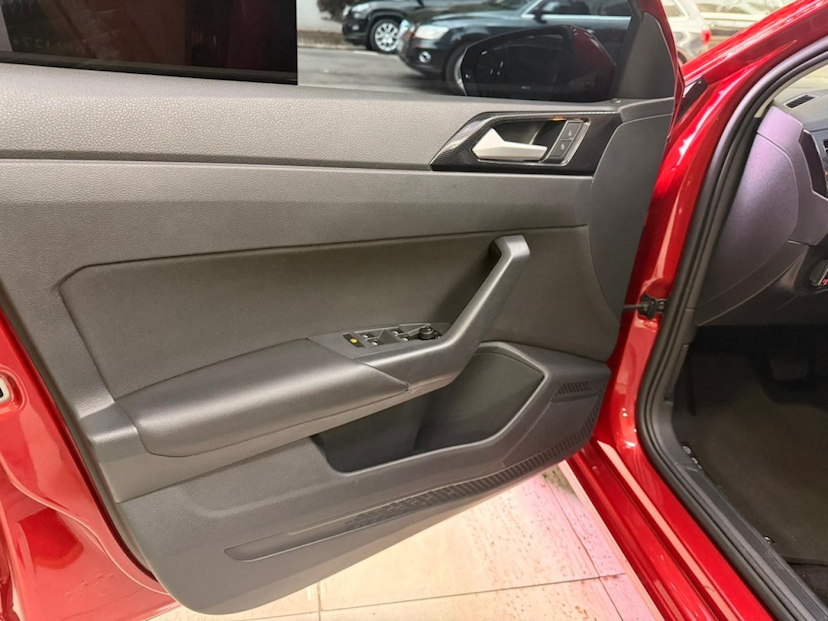 Foto do veículo VOLKSWAGEN POLO 1.0 170 TSI HIGHLINE AUTOMÁTICO 2025 39.975 KM 109.777,00