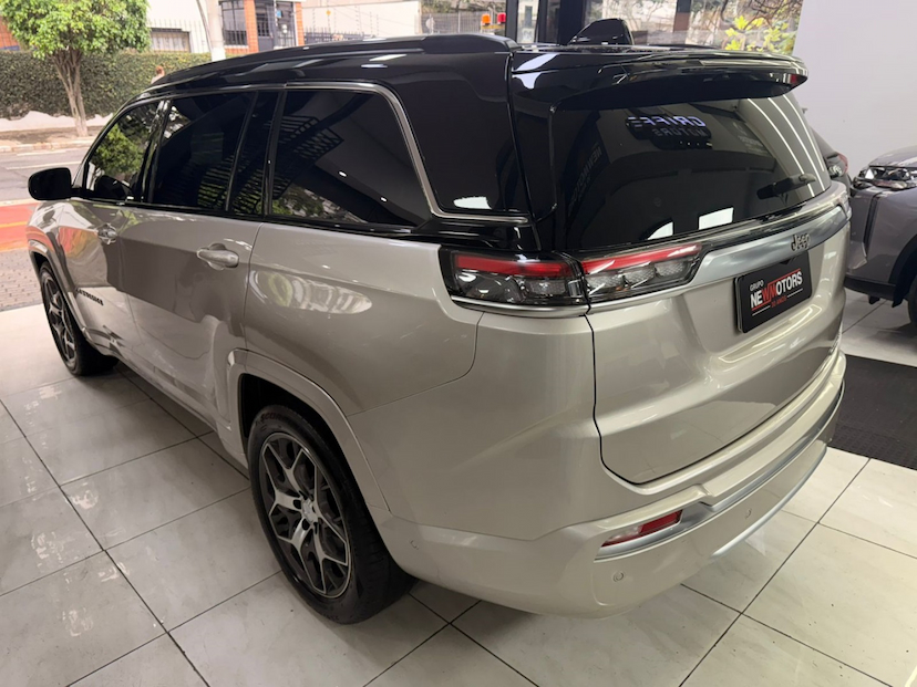 Foto do veículo JEEP COMMANDER 1.3 T270 TURBO FLEX OVERLAND AT6 2023 52.249 KM 155.777,00