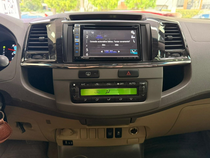 Foto do veículo TOYOTA HILUX SW4 3.0 SRV 4X4 7 LUGARES 16V TURBO INTERCOOLER DIESEL 4P AUTOMÁTICO 2012 175.623 KM 129.777,00