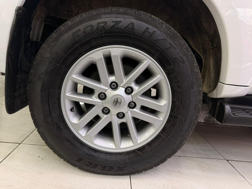 Foto do veículo TOYOTA HILUX SW4 3.0 SRV 4X4 7 LUGARES 16V TURBO INTERCOOLER DIESEL 4P AUTOMÁTICO 2012 175.623 KM 129.777,00