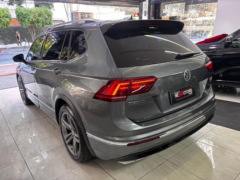 Foto do veículo VOLKSWAGEN TIGUAN 2.0 350 TSI GASOLINA ALLSPACE R-LINE 4MOTION DSG 2021 66.125 KM 168.777,00