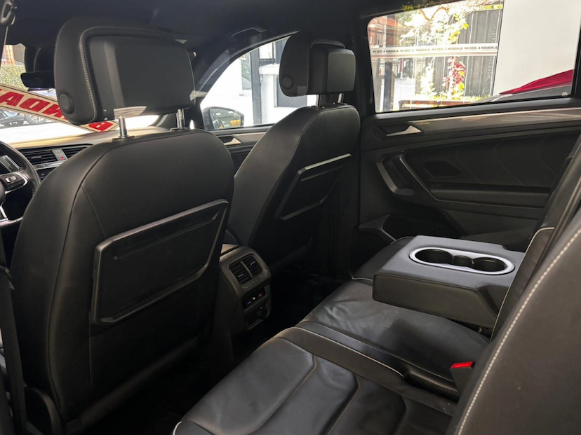 Foto do veículo VOLKSWAGEN TIGUAN 2.0 350 TSI GASOLINA ALLSPACE R-LINE 4MOTION DSG 2021 66.125 KM 168.777,00