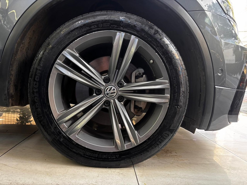 Foto do veículo VOLKSWAGEN TIGUAN 2.0 350 TSI GASOLINA ALLSPACE R-LINE 4MOTION DSG 2021 66.125 KM 168.777,00