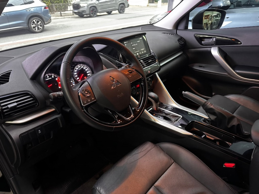 Foto do veículo MITSUBISHI ECLIPSE CROSS 1.5 MIVEC TURBO GASOLINA GLS CVT 2025 26.295 KM 132.777,00