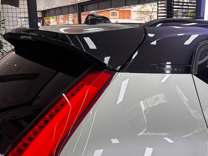 Foto do veículo VOLVO XC40 2.0 T5 GASOLINA R-DESIGN AWD GEARTRONIC 2020 47.812 KM 159.777,00