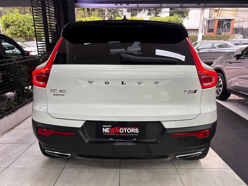 Foto do veículo VOLVO XC40 2.0 T5 GASOLINA R-DESIGN AWD GEARTRONIC 2020 47.812 KM 159.777,00