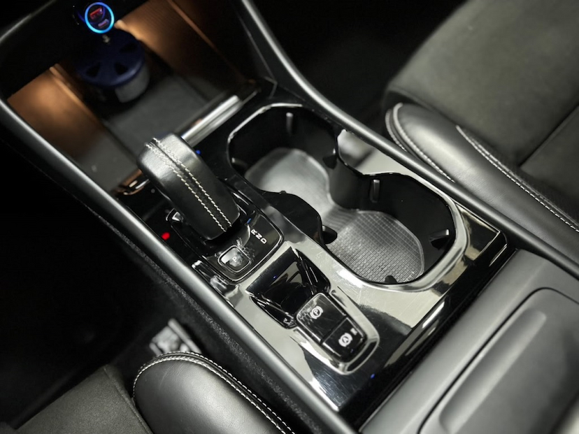 Foto do veículo VOLVO XC40 2.0 T5 GASOLINA R-DESIGN AWD GEARTRONIC 2020 47.812 KM 159.777,00