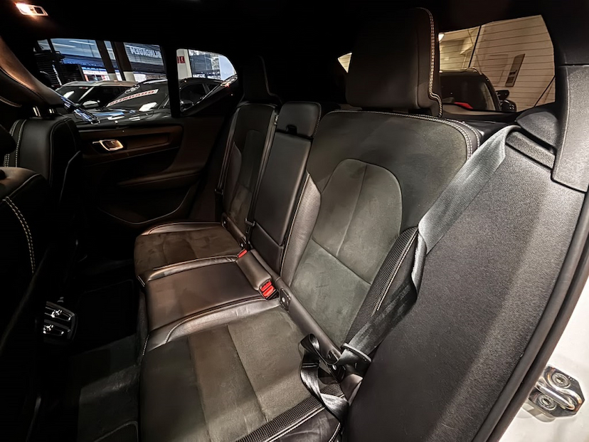 Foto do veículo VOLVO XC40 2.0 T5 GASOLINA R-DESIGN AWD GEARTRONIC 2020 47.812 KM 159.777,00