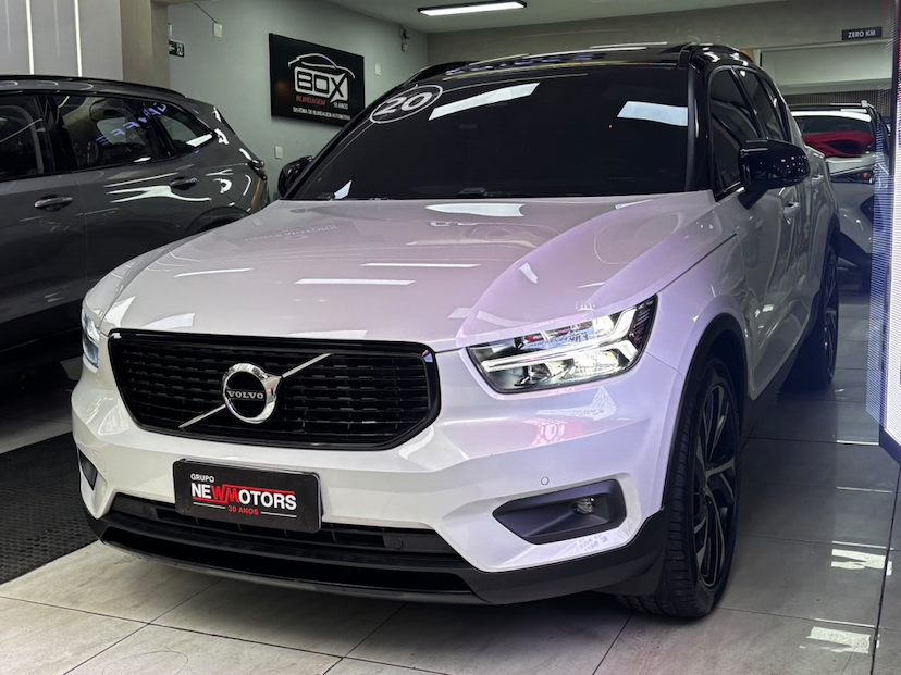 Foto do veículo VOLVO XC40 2.0 T5 GASOLINA R-DESIGN AWD GEARTRONIC 2020 47.812 KM 159.777,00