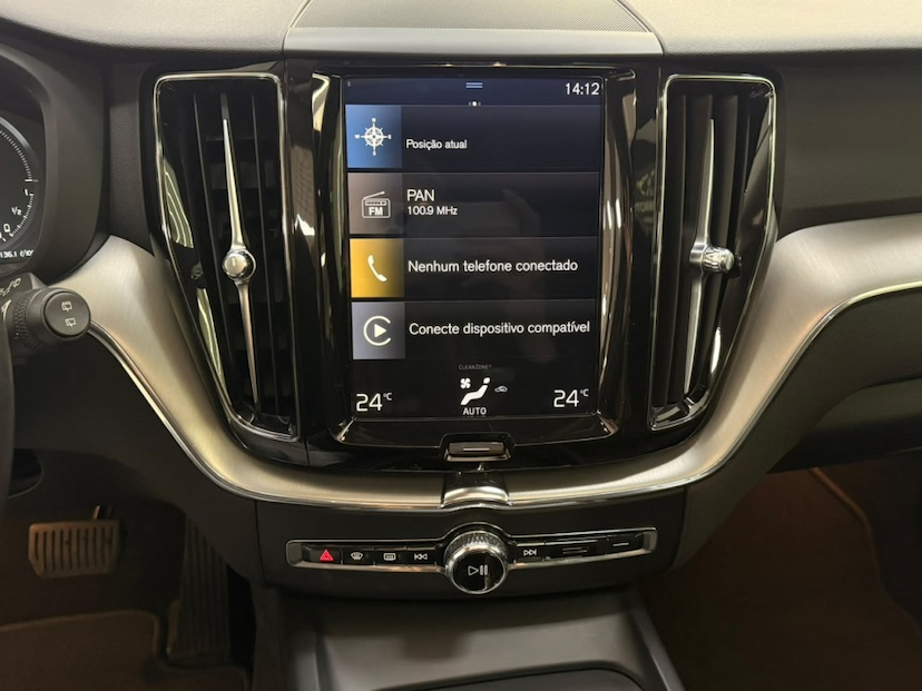 Foto do veículo VOLVO XC60 2.0 T8 HYBRID MOMENTUM AWD GEARTRONIC 2020 63.622 KM 178.777,00