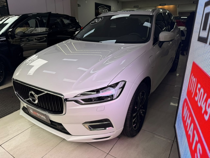 Foto do veículo VOLVO XC60 2.0 T8 HYBRID MOMENTUM AWD GEARTRONIC 2020 63.622 KM 178.777,00