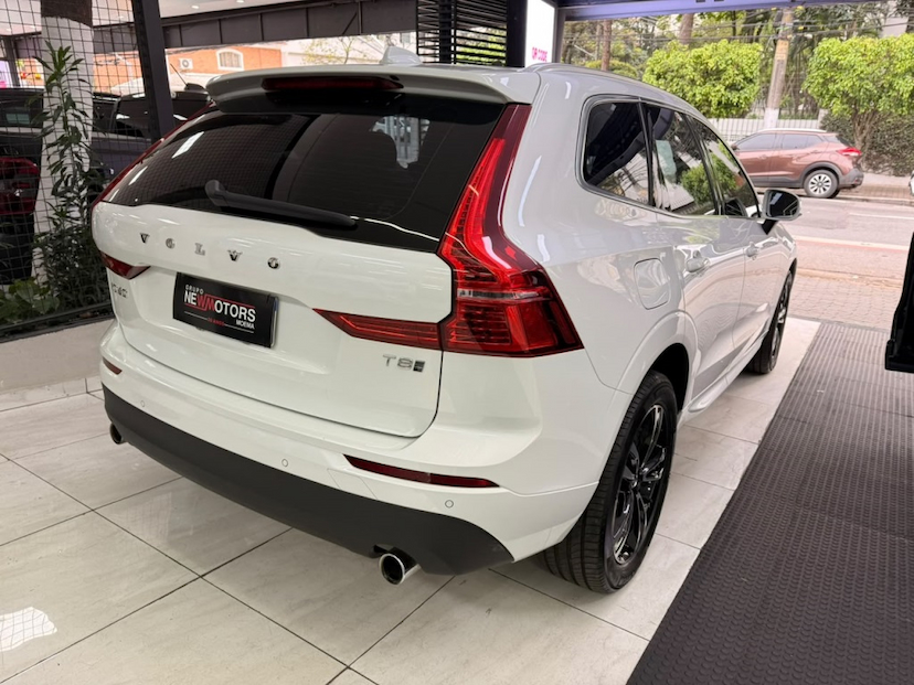 Foto do veículo VOLVO XC60 2.0 T8 HYBRID MOMENTUM AWD GEARTRONIC 2020 63.622 KM 178.777,00