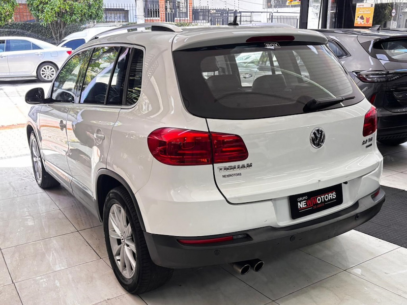 Foto do veículo VOLKSWAGEN TIGUAN 2.0 TSI 16V TURBO GASOLINA 4P TIPTRONIC 2014 180.681 KM 59.777,00