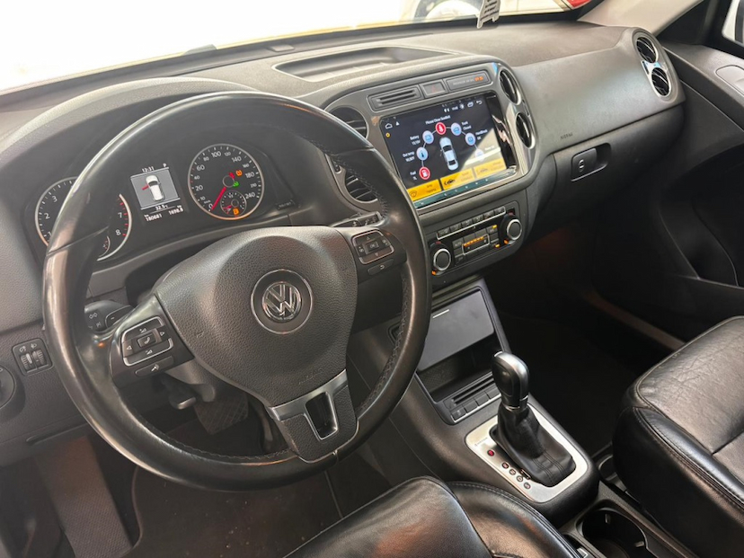 Foto do veículo VOLKSWAGEN TIGUAN 2.0 TSI 16V TURBO GASOLINA 4P TIPTRONIC 2014 180.681 KM 59.777,00