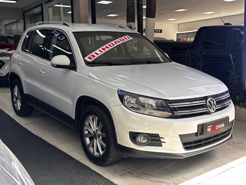 Foto do veículo VOLKSWAGEN TIGUAN 2.0 TSI 16V TURBO GASOLINA 4P TIPTRONIC 2014 180.681 KM 59.777,00