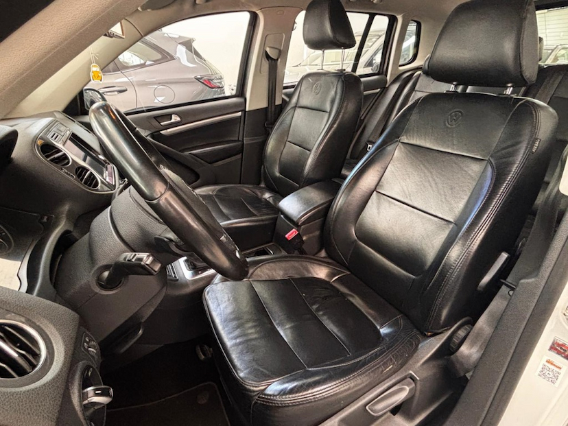 Foto do veículo VOLKSWAGEN TIGUAN 2.0 TSI 16V TURBO GASOLINA 4P TIPTRONIC 2014 180.681 KM 59.777,00