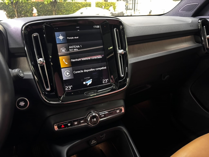 Foto do veículo VOLVO XC40 1.5 T5 RECHARGE INSCRIPTION GEARTRONIC 2022 51.950 KM 176.777,00