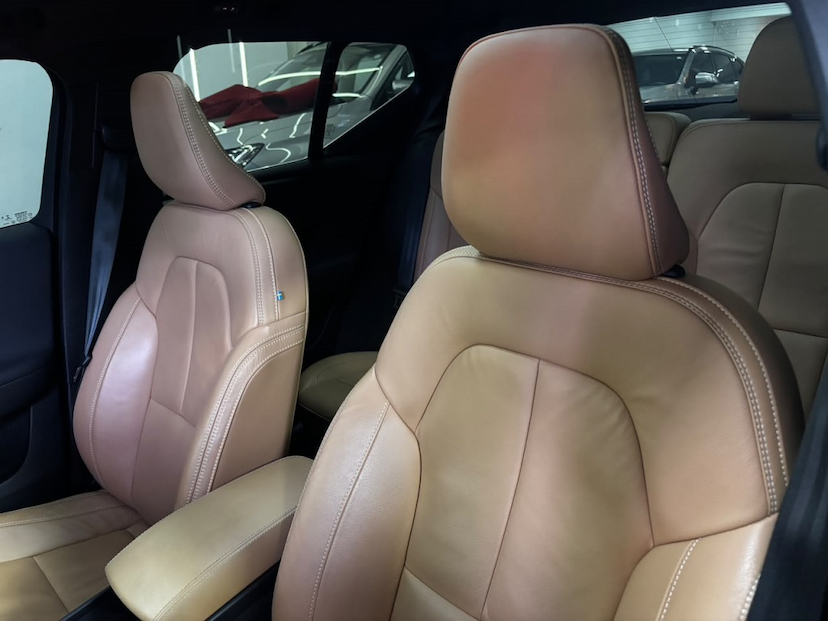 Foto do veículo VOLVO XC40 1.5 T5 RECHARGE INSCRIPTION GEARTRONIC 2022 51.950 KM 176.777,00