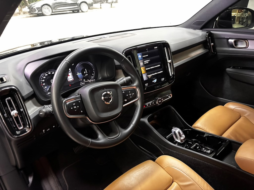 Foto do veículo VOLVO XC40 1.5 T5 RECHARGE INSCRIPTION GEARTRONIC 2022 51.950 KM 176.777,00