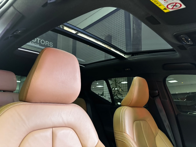 Foto do veículo VOLVO XC40 1.5 T5 RECHARGE INSCRIPTION GEARTRONIC 2022 51.950 KM 176.777,00