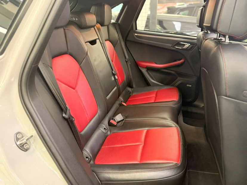 Foto do veículo PORSCHE MACAN 2.0 16V GASOLINA 4P AUTOMÁTICO 2021 47.817 KM 369.777,00