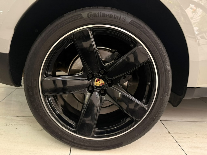 Foto do veículo PORSCHE MACAN 2.0 16V GASOLINA 4P AUTOMÁTICO 2021 47.817 KM 369.777,00