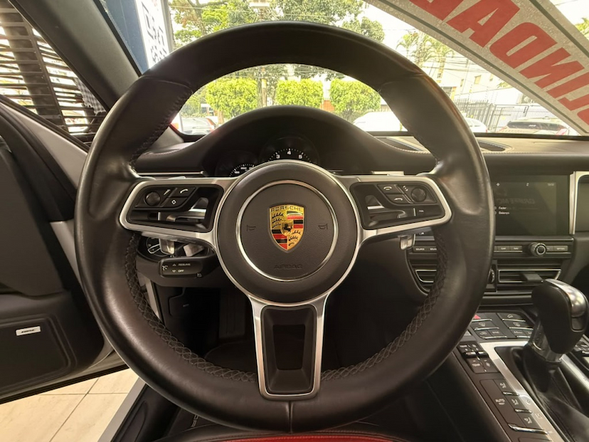 Foto do veículo PORSCHE MACAN 2.0 16V GASOLINA 4P AUTOMÁTICO 2021 47.817 KM 369.777,00