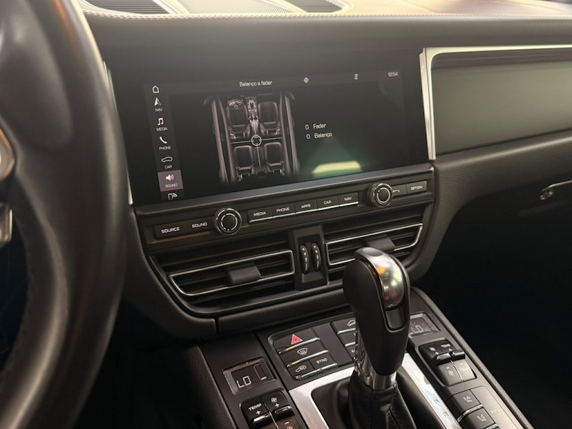 Foto do veículo PORSCHE MACAN 2.0 16V GASOLINA 4P AUTOMÁTICO 2021 47.817 KM 369.777,00