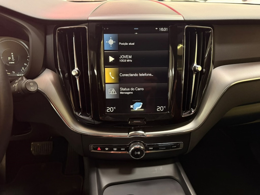 Foto do veículo VOLVO XC60 2.0 T8 HYBRID MOMENTUM AWD GEARTRONIC 2020 105.795 KM 162.777,00